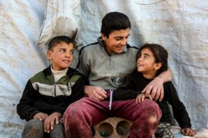 كيف يمكننا استغلال قوة العمل الخيري وجمع التبرعات في تحسين حياة الطلاب السوريين؟