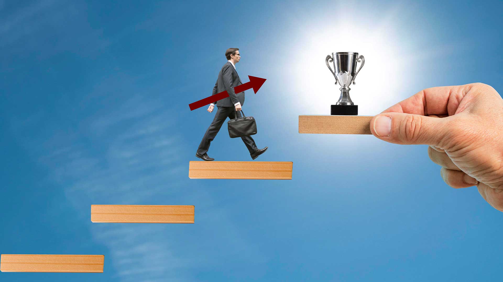 يبقى النجاح الشخصي رحلة فردية تحتفي بتفرد كل منا وتقديره لإنجازاته الخاصة على مستوى يختلف عن مستوى الآخرين