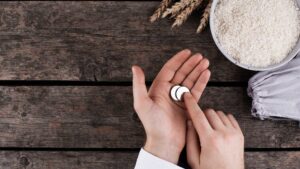 سنتحدث في مقالنا اليوم عن مختلف وجهات النظر والتطبيقات عبر المذاهب الإسلامية في كيفية إخراج زكاة الفطر نقداً - Today's article explores the various viewpoints and applications across Islamic schools of thought regarding the payment of Zakat al-Fitr.