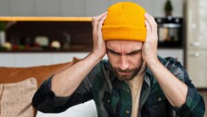 سنناقش في هذا المقال كيف تستخدم وسائل الدفاع النفسية لحماية الذات من الضغوط والمشاعر السلبية، والأنواع المختلفة من هذه الوسائل