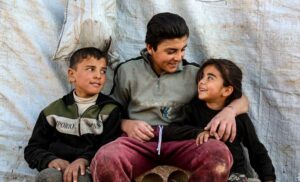 تهدف هذه الحملة إلى إنقاذ مستقبل 500 طفل نازح عبر توفير التعليم المجاني للطلاب النازحين في سوريا، ليصبحوا قادرين على بناء مستقبلهم بأنفسهم دون الاعتماد على الآخرين