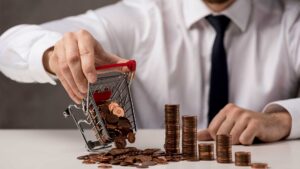 في هذا المقال، سنستكشف أهمية زكاة عروض التجارة وأثرها على المجتمع والاقتصاد، وسنتناول أيضاً كيفية حسابها وأحكامها الشرعية - In this article, we will explore the importance of Zakat on trade goods and its impact on society and the economy.