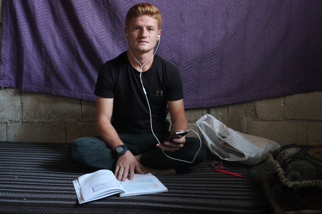 ما هي أهمية التعليم في إعادة الإعمار؟ 3 تعرف على دور التعليم في إعادة الإعمار؛ الذي يعد أساس نهضة المجتمع واستعادة تماسكه ويؤهّل الأفراد علمياً وعملياً للمساهمة الفعّالة في بناء البلاد بعد آثار الحرب.